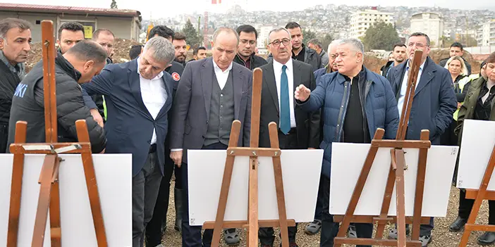 TOKİ Başkanı Bulut'tan Kahramanmaraş ziyareti! İnşasına başlanılan alanları inceledi