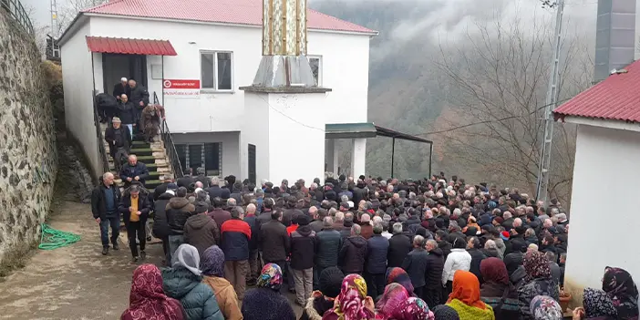 Trabzon'da maganda kurşunu kafasına isabet eden kadın toprağa verildi 