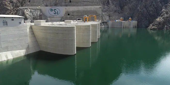 Türkiye’nin en yüksek barajı yeni yıla enerji üretimiyle girecek