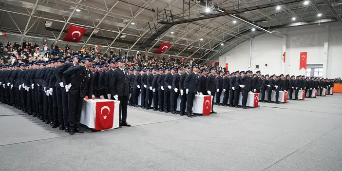 Bayburt'ta mezuniyet törenine evlilik teklifleri damga vurdu! 
