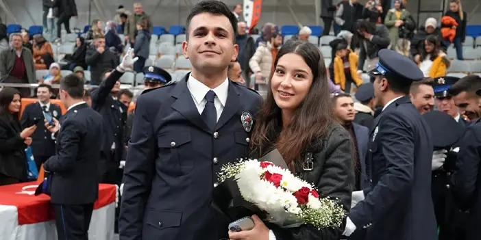 Bayburt'ta mezuniyet törenine evlilik teklifleri damga vurdu! 