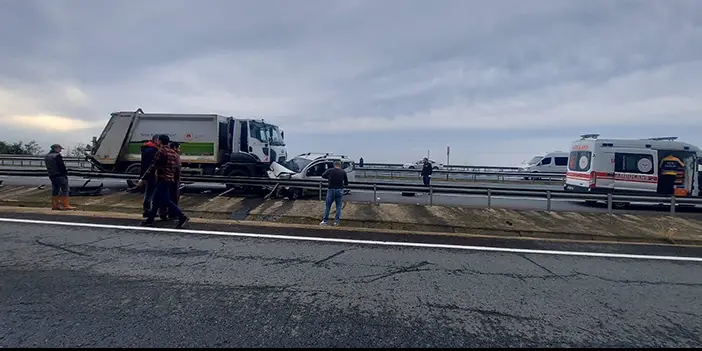 Rize’de çöp kamyonu ve hafif ticari araç çarpıştı! 2 kişi yaralandı