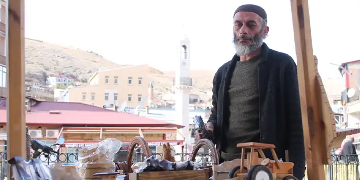 Bayburt'ta kurduğu atölyede çocukluk hayalini gerçekleştiriyor