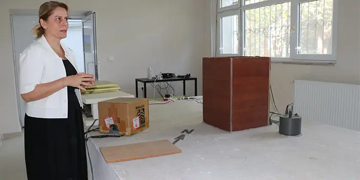 KTÜ sismoloji laboratuvarında 4 istasyondan gelen veriler 24 saat gözlemleniyor