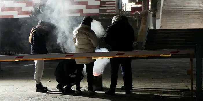 Gümüşhane'de deprem panik yarattı! Gençler gece boyu ateş başında bekledi