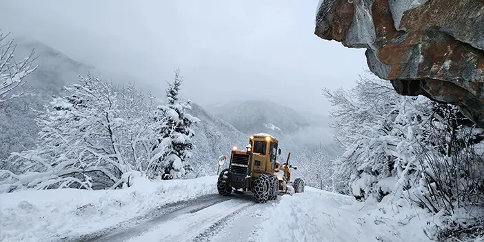 dogu-karadenizde-kar-etkisi-307-yerlesim-yerine-ulasim-yok.webp