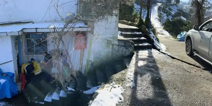 Trabzon'da ekipler ayağını kıran kadının yardımına koştu