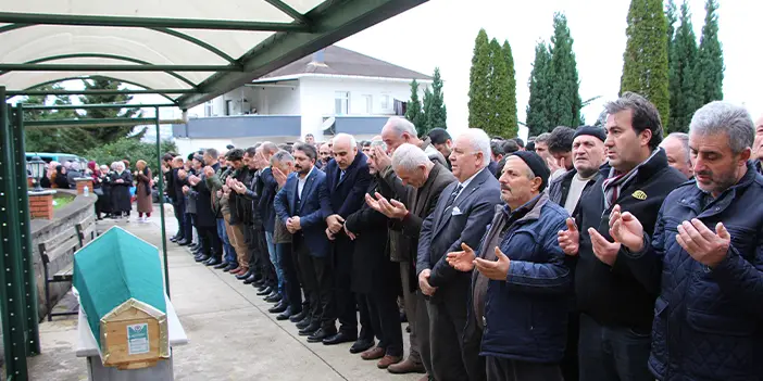 Trabzon'da tabanca ile intihar eden lise öğrencisi son yolculuğuna uğurlandı