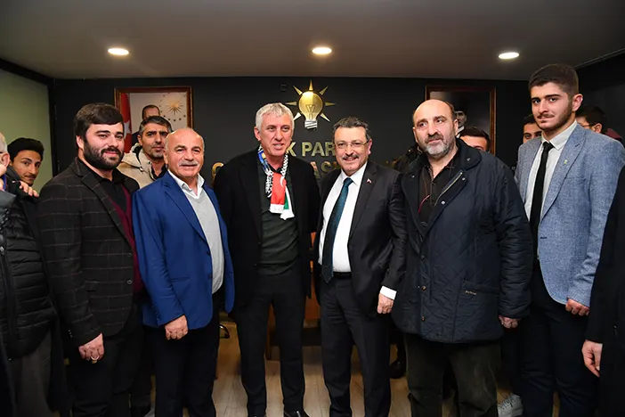ak-parti-trabzon-buyuksehir-belediye-baskan-adayi-ahmet-metin-genc-12.webp