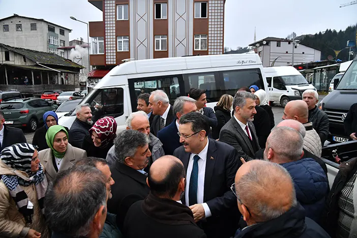 ak-parti-trabzon-buyuksehir-belediye-baskan-adayi-ahmet-metin-genc-8.webp