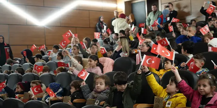 Bayburt’ta çocuklar sinemayla tanıştı