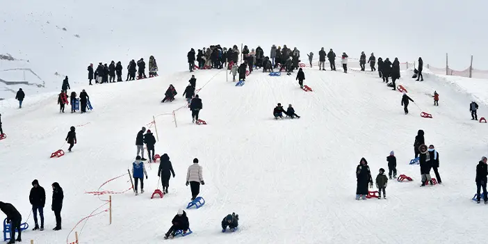 Zigana Dağında Kış Gençlik ve Spor Şenliği düzenlendi