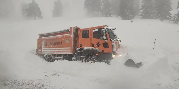 Bölgemizde yoğun kar etkili oldu! Çığ düştü, ulaşım kapandı
