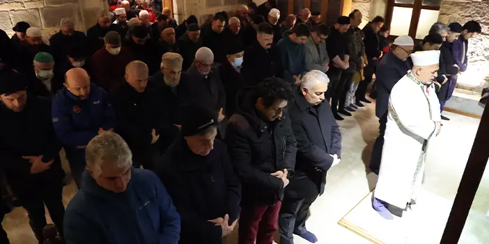 Depremde hayatını kaybedenler için Trabzon'da dua edildi