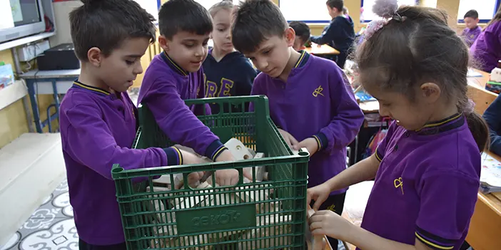 Trabzon'da ahşaptan oyuncaklar yapıp çocukları mutlu ediyor!