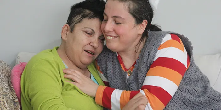 Doktorlar 'yaşamaz' demişti! Yüzde 100 engeliyle zorlu yaşam sürüyor