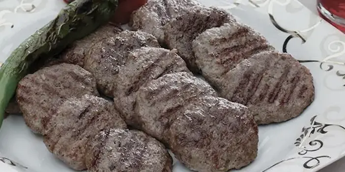 Akçaabat köftesi nasıl yapılır? Akçaabat köftesi için hangi malzemeler kullanılır?