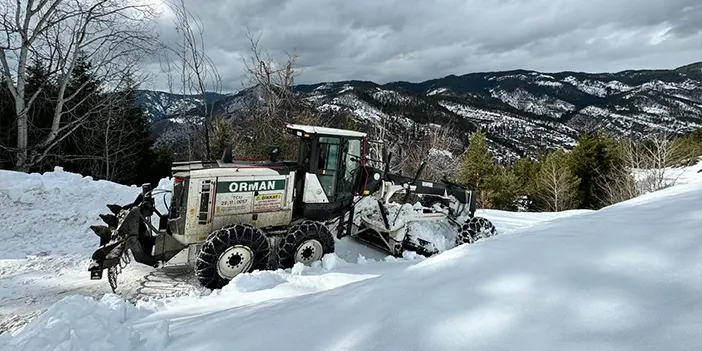 Artvin'de karla mücadele! 68 köy yolunda çalışmalar sürüyor