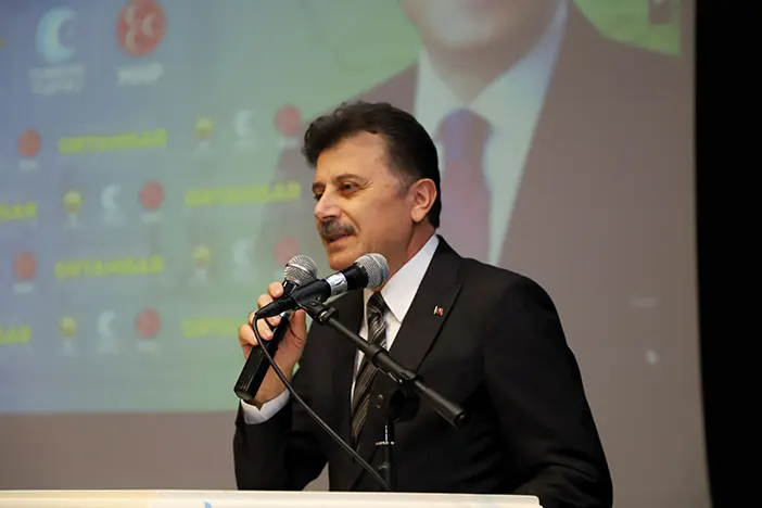 ortahisar-belediye-baskan-adayi-ergin-aydin-bes-yil-boyunca-hep-birlikte-calisacagiz-003.webp