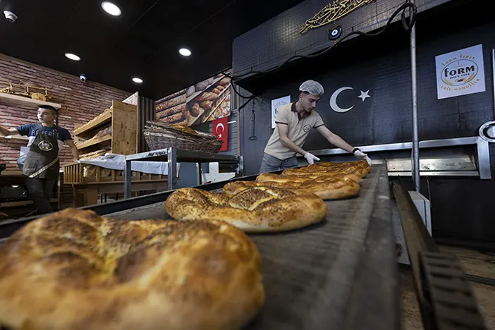 ramazan-ayina-sayili-gunler-kala-firincilar-pide-hazirliklarini-tamamladi-002.webp