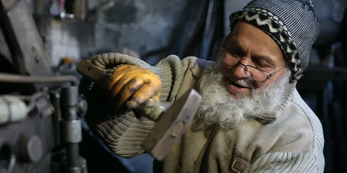 55 yıldır kaynak ustalığı yapıyor! Yeni ustalar yetiştirecek