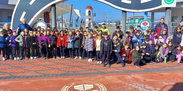 Trabzon'da minik öğrencilere trafik bilincini aşılama projesi! 