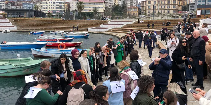 Trabzon'da kadınlar gününe özel horon şenliği! "Horonu Dik Oyna"