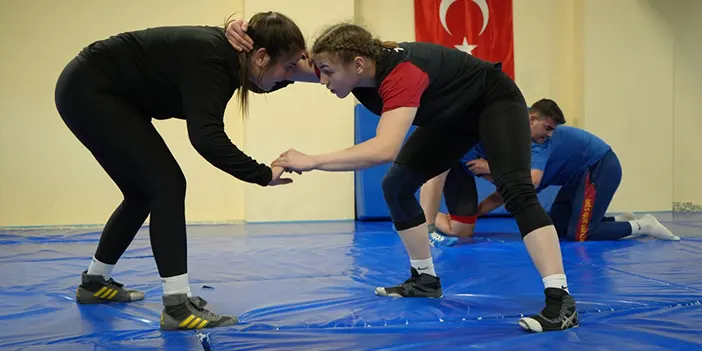 Bayburt'ta çiftçi bir babanın şampiyon kızı! Avrupa şampiyonluğu için çalışıyor