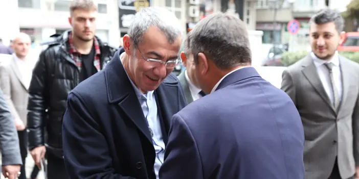 CHP Trabzon Büyükşehir Belediye Başkan adayı Saral:" Şemsiyem yanımda yağmur duasına çıktım "