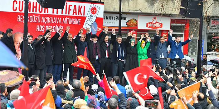Cumhur İttifakı'nın Beşikdüzü mitingine yoğun ilgi! "Hizmetin en fazlasını hak ediyor"