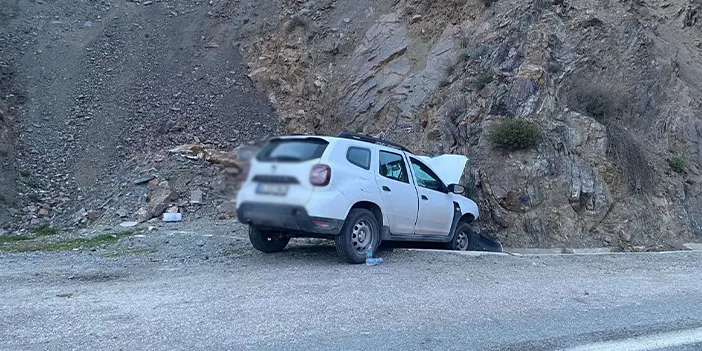 Gazetecileri taşıyan otomobil kontrolden çıktı! 1 ölü 1 yaralı 