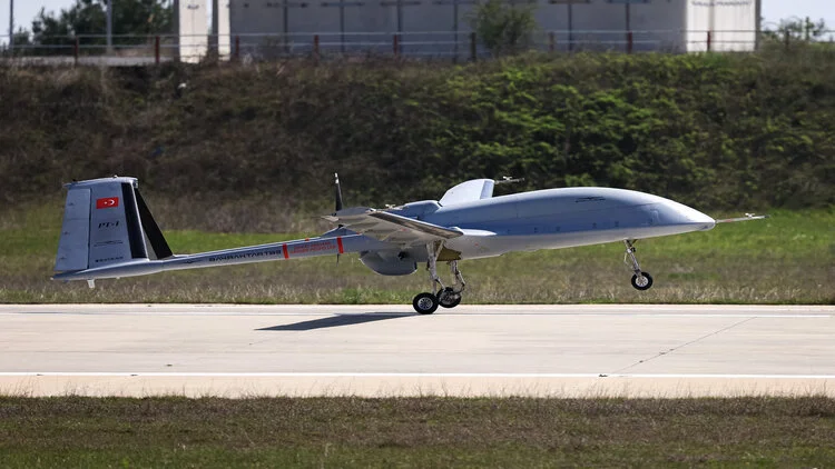 bayraktar-tb3-siha-27-saatlik-basariyla-tamamlanan-ucusla-teknolojik-ustunlugunu-kanitladi.webp