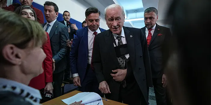 MHP lideri Devlet Bahçeli’ye ne oldu? Yüzündeki morluklar dikkat çekti