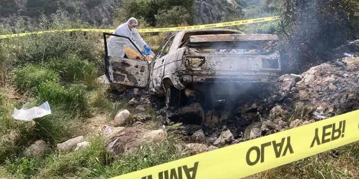 Vahşet olay! Anne ve oğlu evde, baba ise aracında yanarak ölmüş halde bulundu