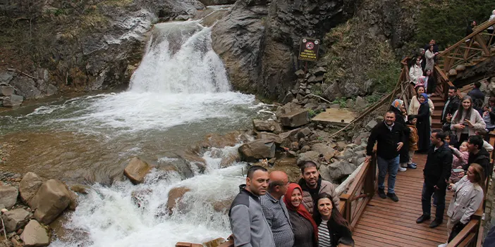 Giresun’un Pamukkalesi’ne ziyaretçi akını