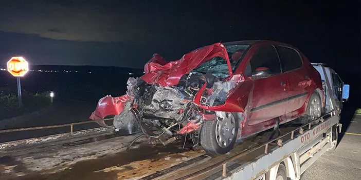 Otomobil ile kamyonet çarpıştı! 3’ü çocuk 13 yaralı