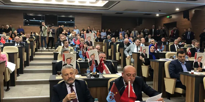 Ortahisar Belediye Başkanı Ahmet Kaya'dan Cumhurbaşkanı Erdoğan'ın fotoğrafı açıklaması! "İsteyen odasına asabilir"