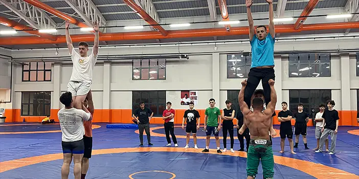 Rize'de geçler ragbide milli takım için sıkı çalışıyor