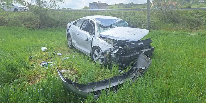 Trabzon'dan yola çıktılar Samsun'da kaza yaptılar! Otomobildeki çift ağır yaralı