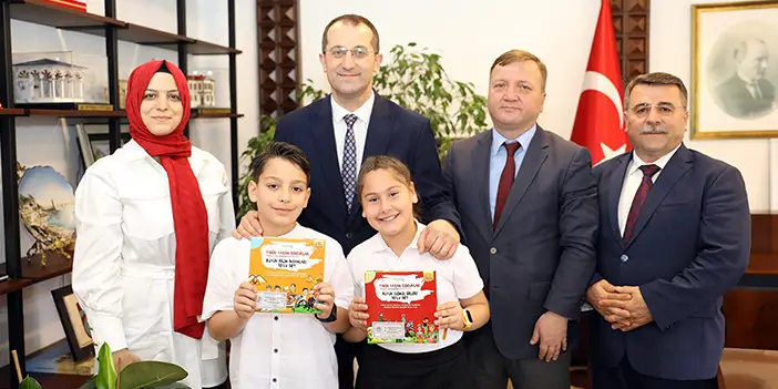 Başkan Ekim koltuğu çocuklara devretti