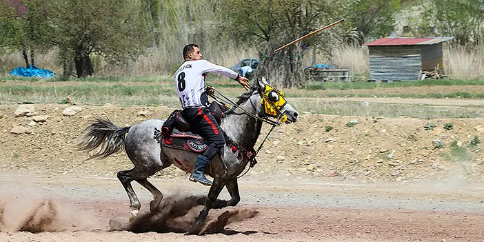 Bayburt'ta cirit heyecanı yaşandı! 