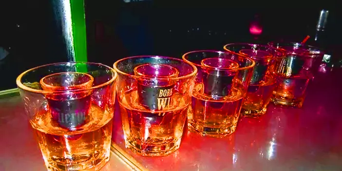 Jager Bomb nedir? Jager Bomb nasıl yapılır? Jager Bomb tarifi... 