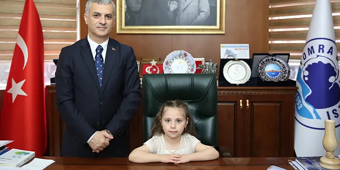 Yomra Belediye Başkanı Bıyık koltuğunu çocuklara devretti