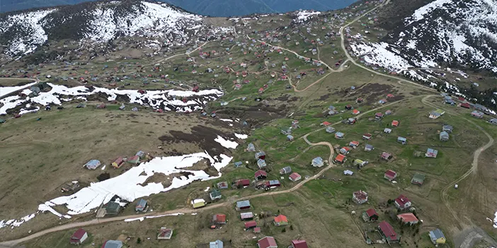 Trabzon'da o yaylanın karları eridi! Ziyaretçilerini bekliyor
