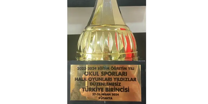 Mimar Sinan Ortaokulu Trabzon'u gururlandırdı! Halk oyunlarında Türkiye Şampiyonu 