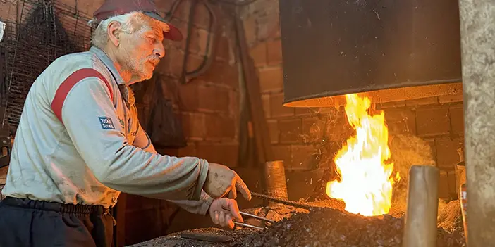 Çocuk yaşta demir ocağının başına geçti! Trabzonlu usta sanatını yarım asırdır sürdürüyor