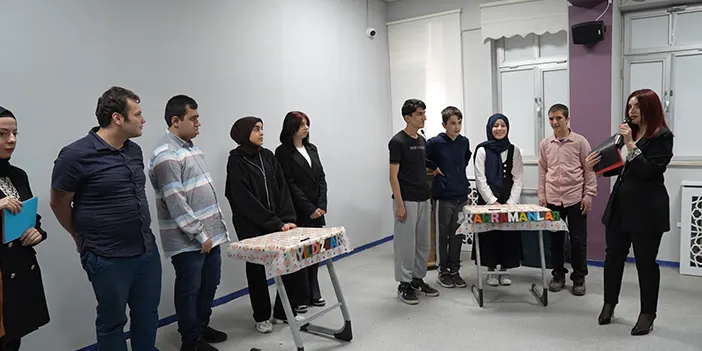 Gümüşhane’de özel eğitim öğrencilerinin bilgi yarışması neşeli anlara sahne oldu
