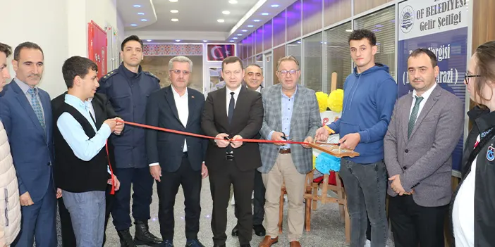 Trabzon'da özel öğrencilerin yaptıkları eserlerin yer aldığı sergi açıldı