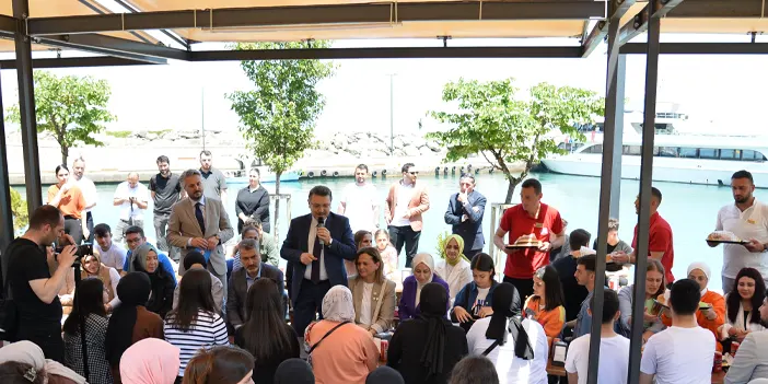 Başkan Genç sınav öncesi öğrencileri yalnız bırakmadı