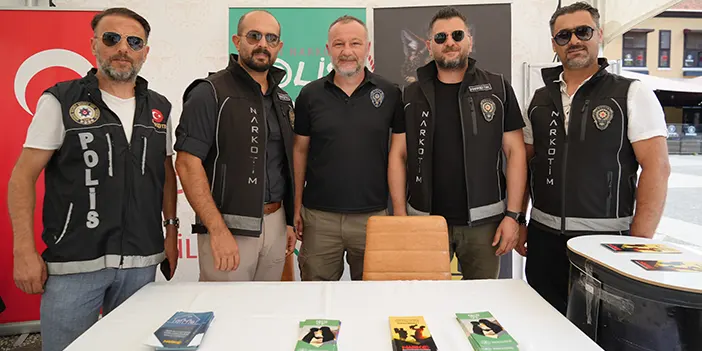 samsunda-vatandaslara-uyusturucu-hakkinda-bilgilendirme-yapildi-001.webp